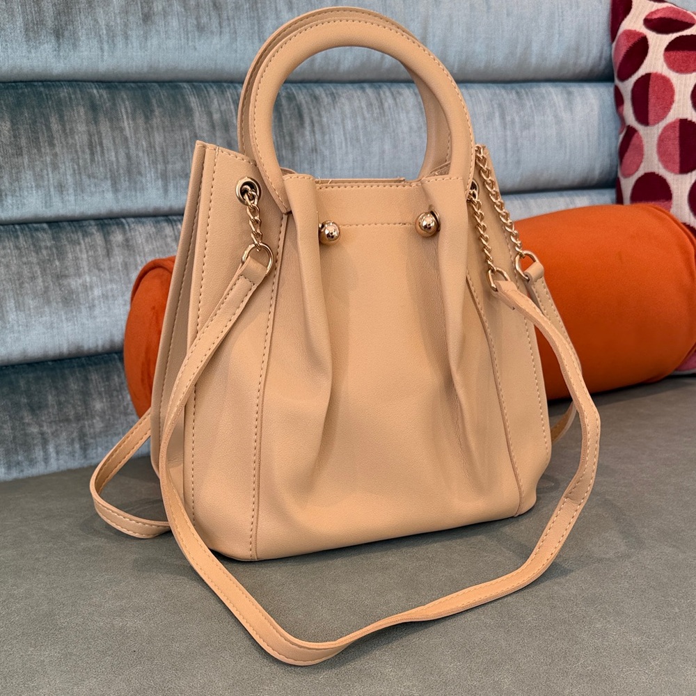 (Brand New)Elegant Cream Handbag